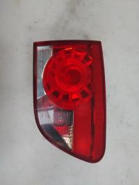 Luz trasera secundaria izquierda (luces)