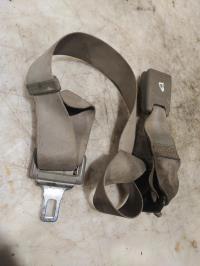 Attache ceinture avant droit