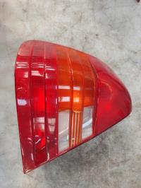 Fanale posteriore principale sinistro (luci)