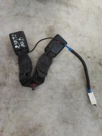 Attache ceinture arriere droit