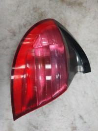 Fanale posteriore principale sinistro (luci)