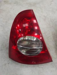 Fanale posteriore principale sinistro (luci)