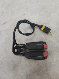 Attache ceinture arriere droit