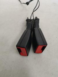 Attache ceinture arriere gauche