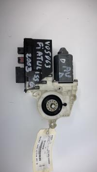 Moteur leve vitre avant droit