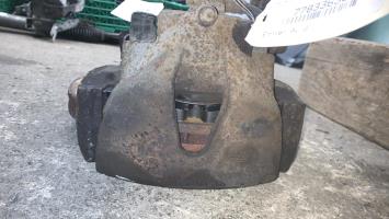 Etrier avant gauche (freinage)