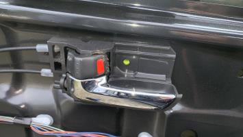 Poignee interieur avant gauche