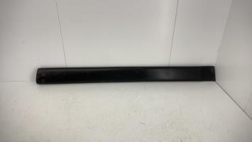 Baguette de porte avant gauche