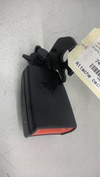 Attache ceinture arriere centrale
