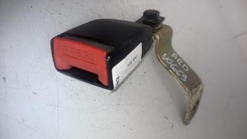 Attache ceinture arriere droit