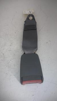 Attache ceinture arriere droit