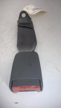 Attache ceinture arriere droit