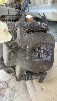 Etrier avant gauche (freinage)