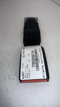 Attache ceinture arriere droit