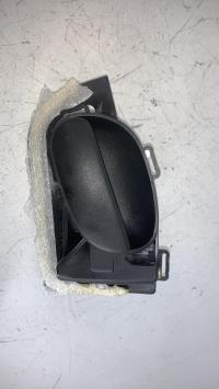 Poignee interieur avant droit