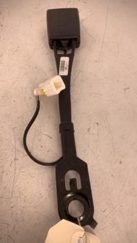 Attache ceinture avant droit