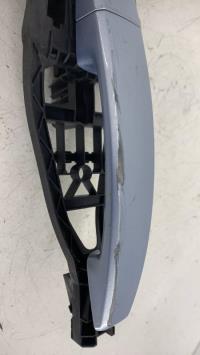 Poignee porte avant droit