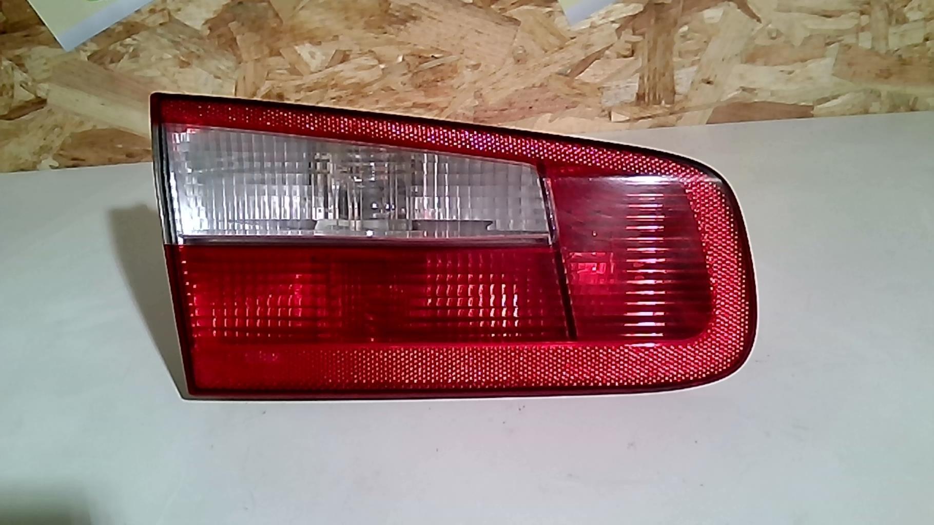 Feu arriere secondaire gauche (feux) RENAULT LAGUNA 2 PHASE 1 Diesel - 1