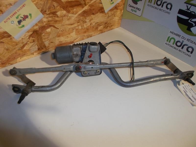 Moteur essuie glace avant