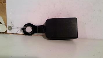 Attache ceinture avant gauche