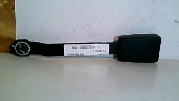 Attache ceinture avant droit