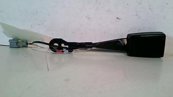 Attache ceinture avant droit