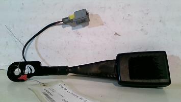 Attache ceinture avant gauche