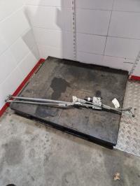 Moteur essuie glace avant