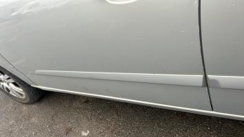 Baguette de porte avant gauche