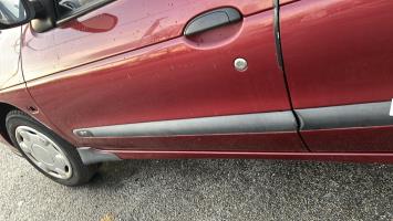 Baguette de porte avant gauche