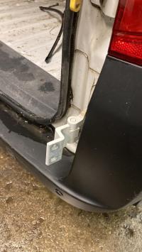 Charniere de porte de coffre droit