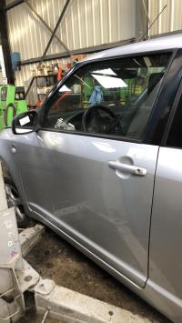 Porte avant gauche
