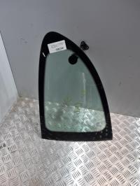 Ventanilla triangular trasera izquierda