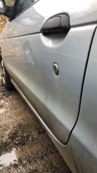 Puerta delantera izquierda