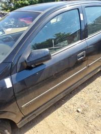Porte avant gauche