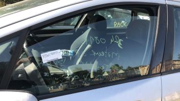 Vetro anteriore sinistro