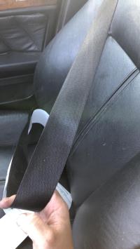 Cinturón de seguridad delantero derecho