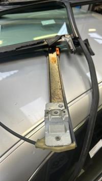 Leve vitre electrique avant droit