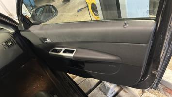 Panneau de porte avant droit
