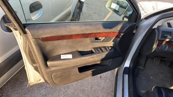 Panneau de porte avant gauche