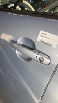 Poignee porte avant gauche