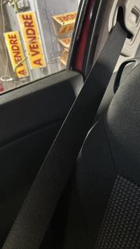 Cinturón de seguridad delantero derecho