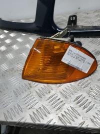 Gruppo ottico anteriore secondario sinistro (luci)(freccia)