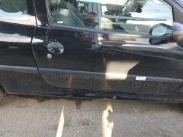 Moldura de puerta delantera derecha