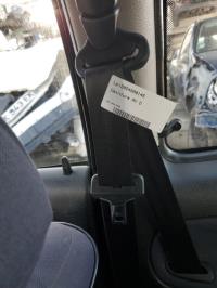 Cinturón de seguridad delantero derecho