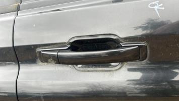 Poignee porte arriere droit