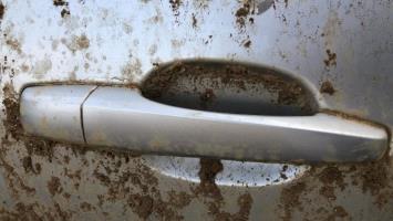 Poignee porte avant droit