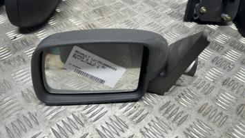 Retrovisor izquierdo