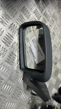 Retrovisor izquierdo