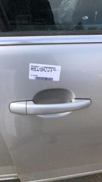 Tirador de puerta delantera derecha